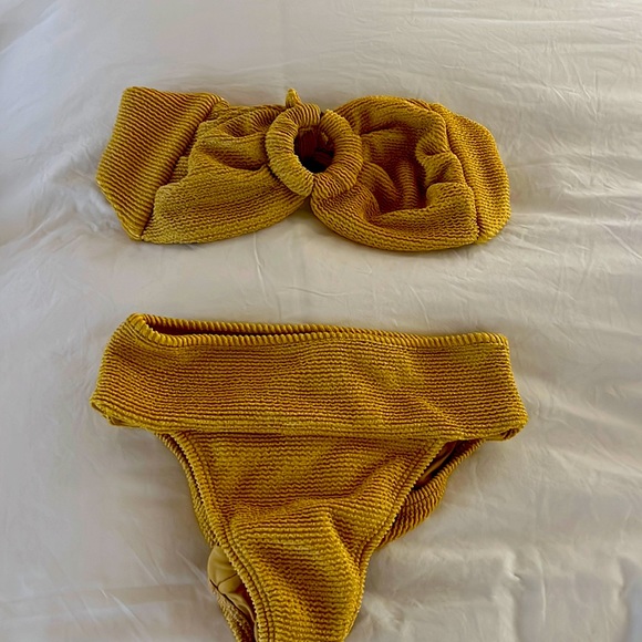 Montce Other - Bikin MONTCE gold